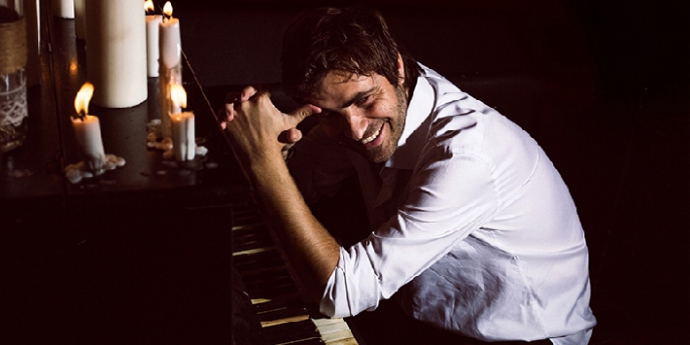 1 PIANO & 200 VELAS