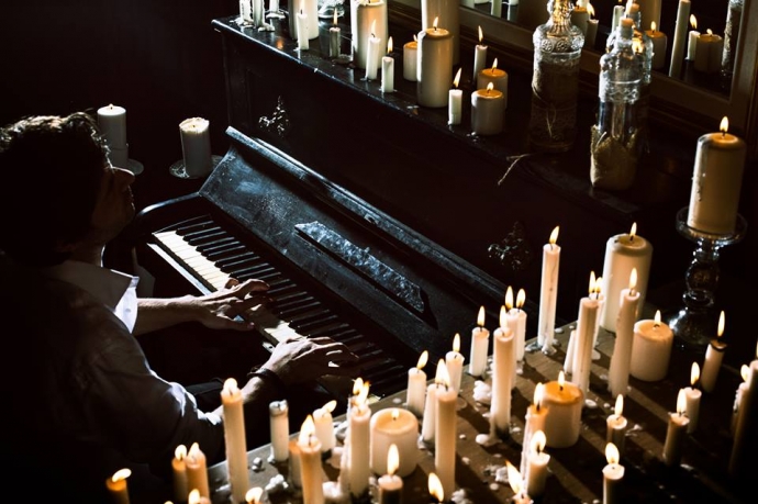 1 PIANO & 200 VELAS
